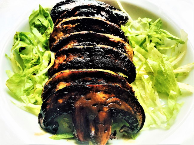 Marinált, grillezett steak gomba