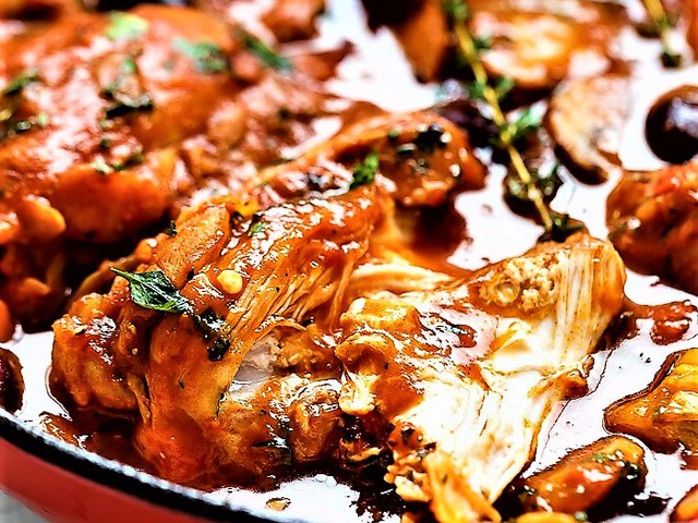 Mediterrán szaftos csirkecombok