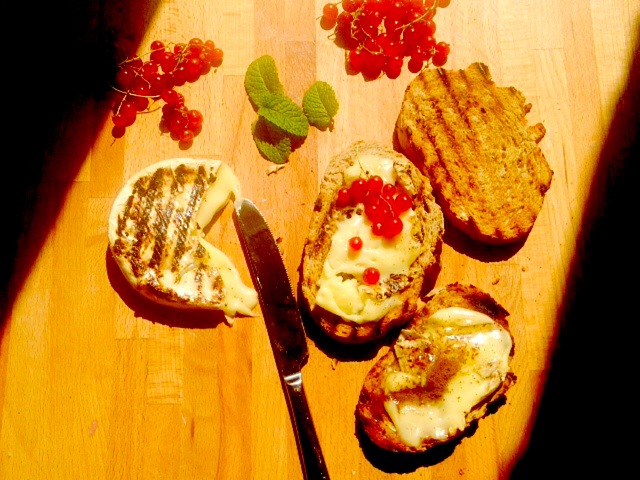Variációk ízletes nyári reggelikre No.5.: grillezett camembert +1 tipp