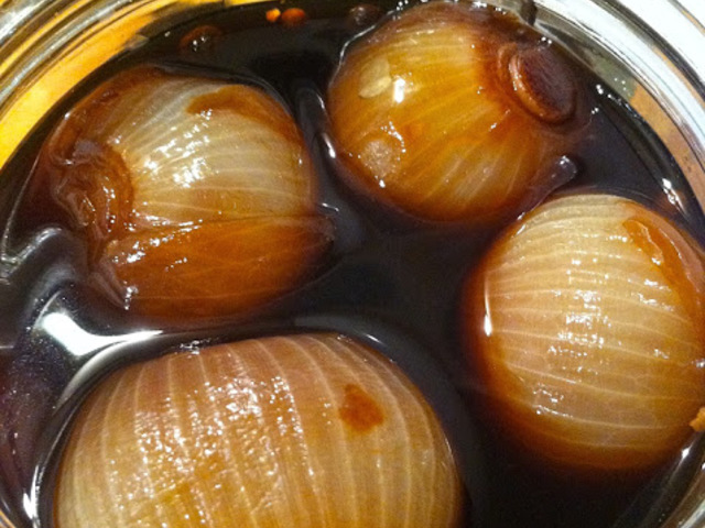 Savanyúságok hercegnője: balzsamecetes hagyma