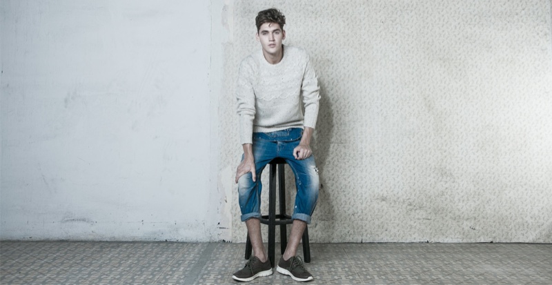 bershka-august-look-book-isaac-carew-010.jpg