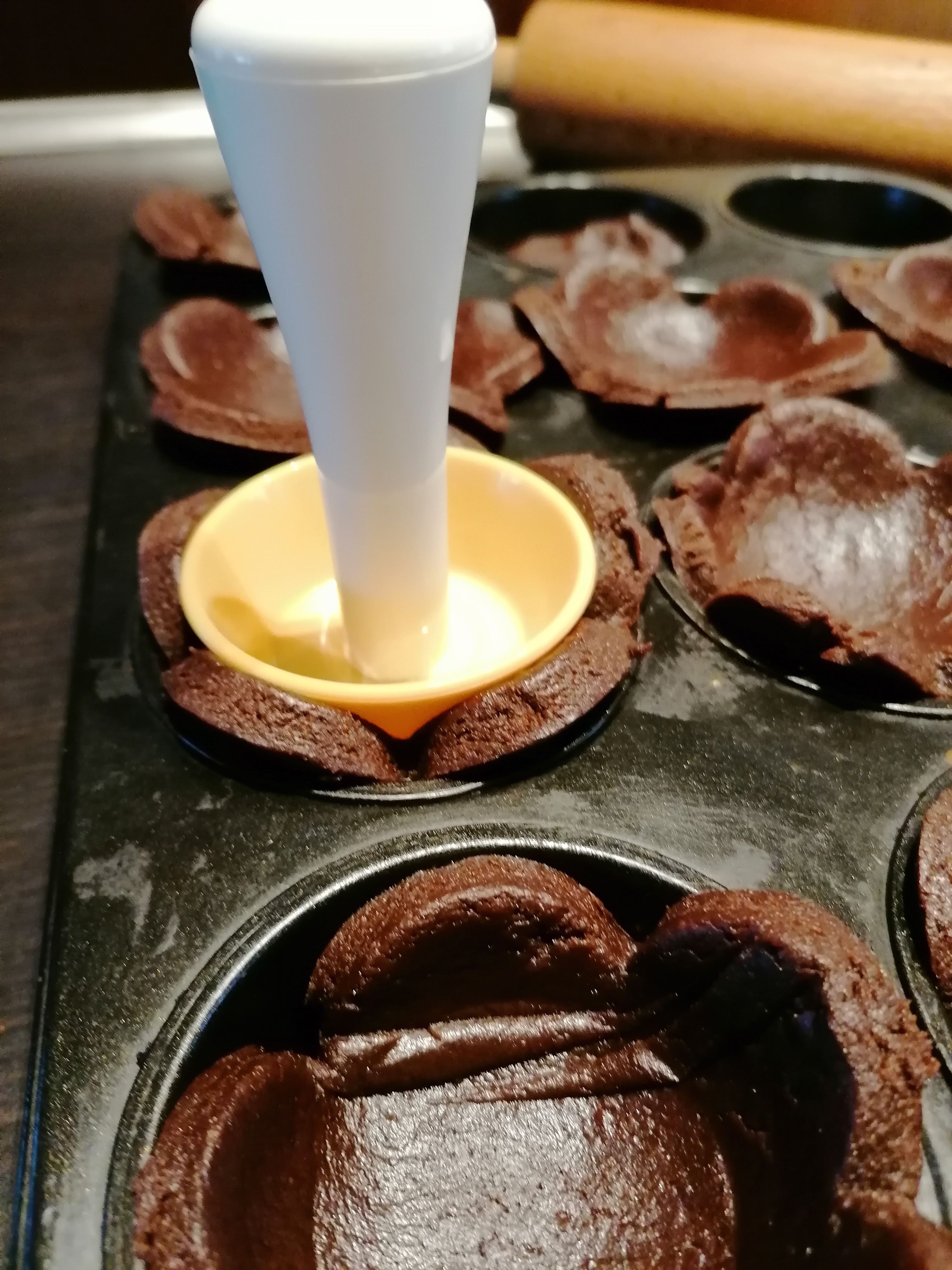 Így készül a kosárkánk alja