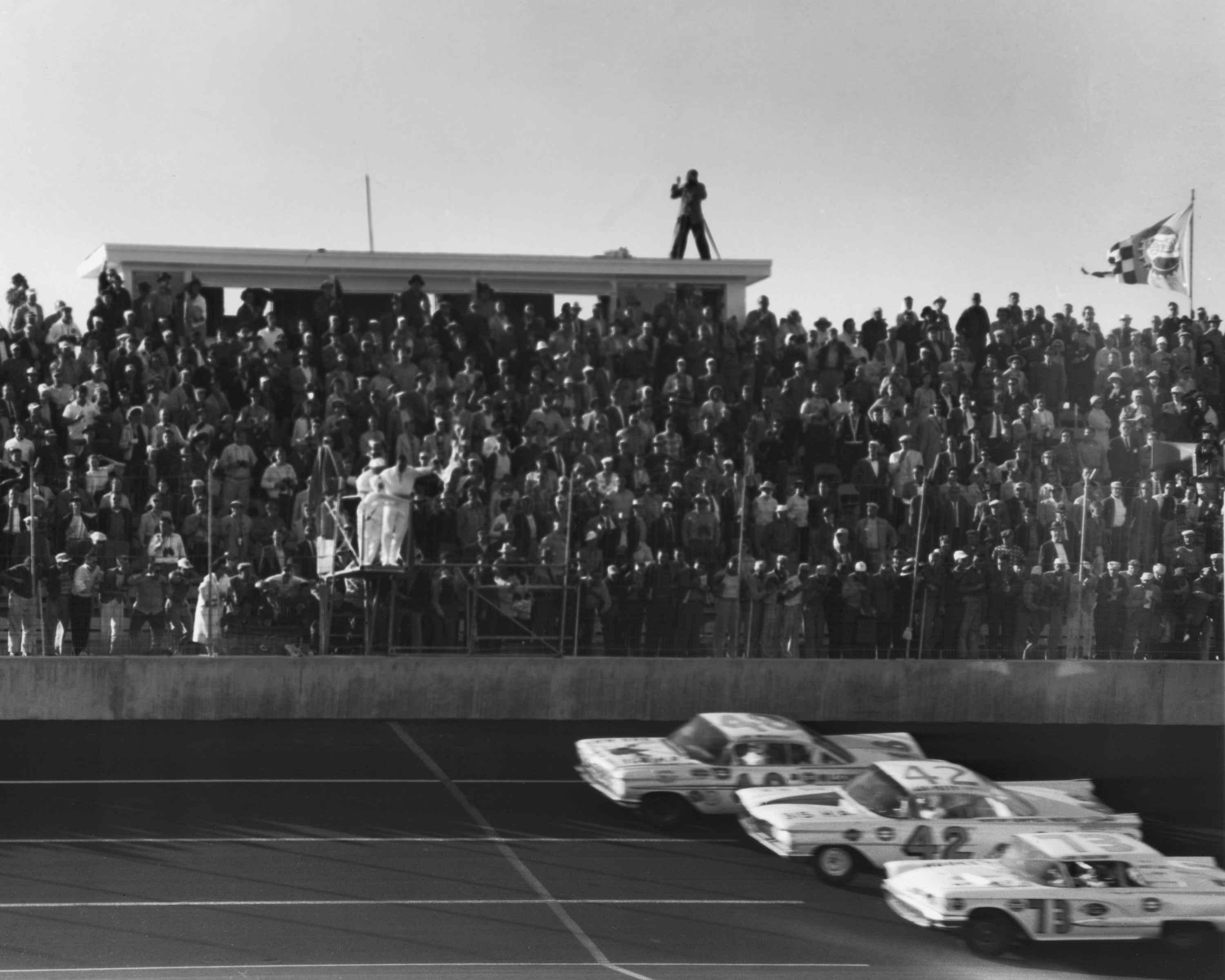 1959_daytona_500_threewide_finish_11zon.jpg