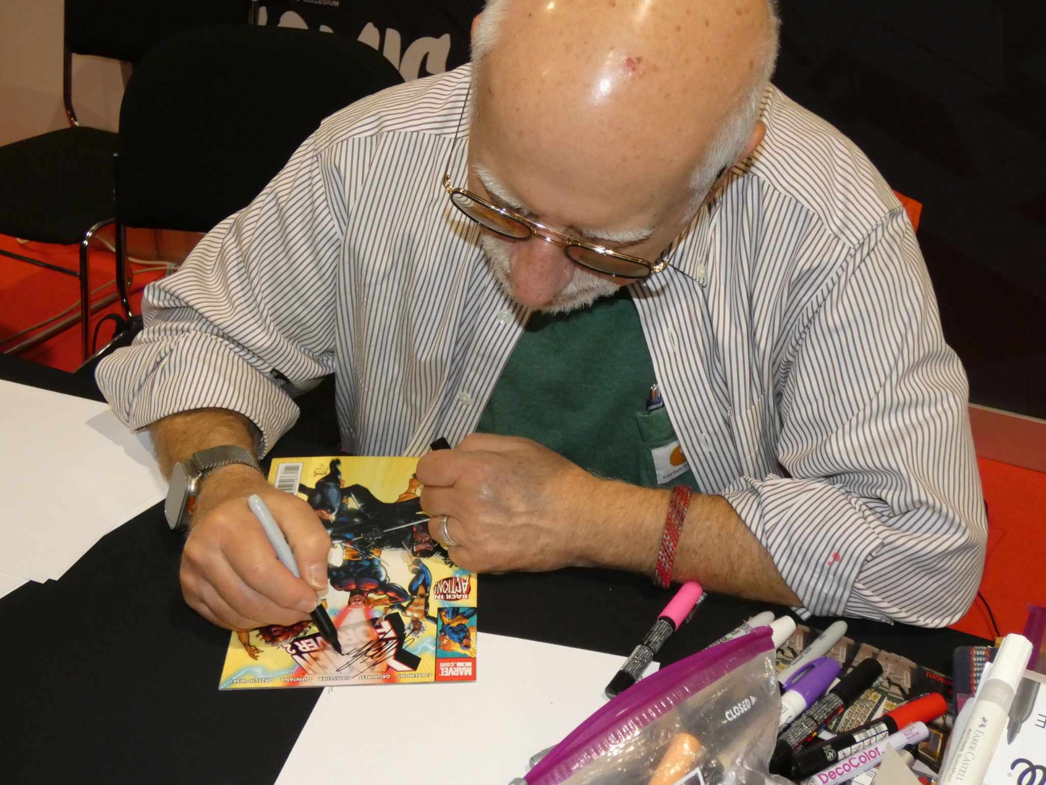 Chris Claremont firkál, mert rendes ember.