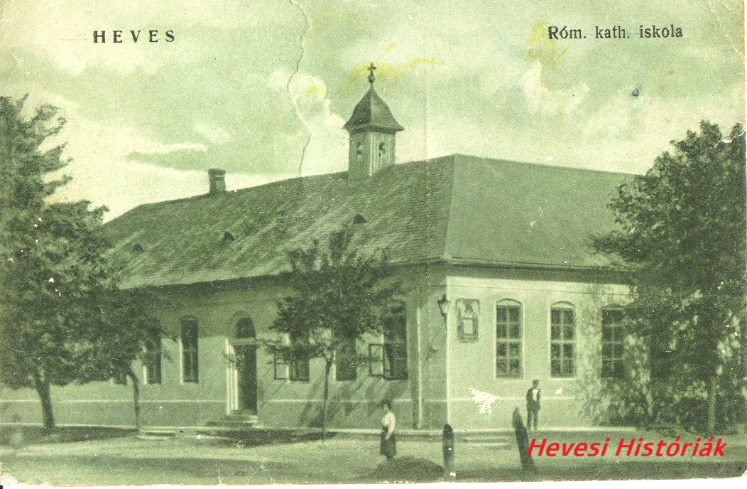 romai_katolikus_iskola_a_20_szazad_elejen_epult_1867-ben.jpg
