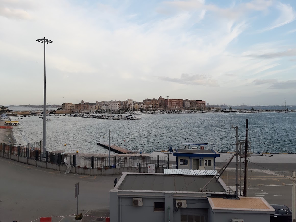 taranto1.jpg