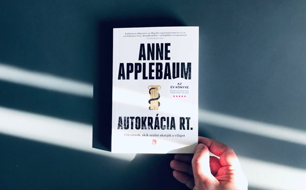 applebaum_autokracia.PNG