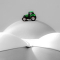 Traktor a pocakon - kismama fotózás
