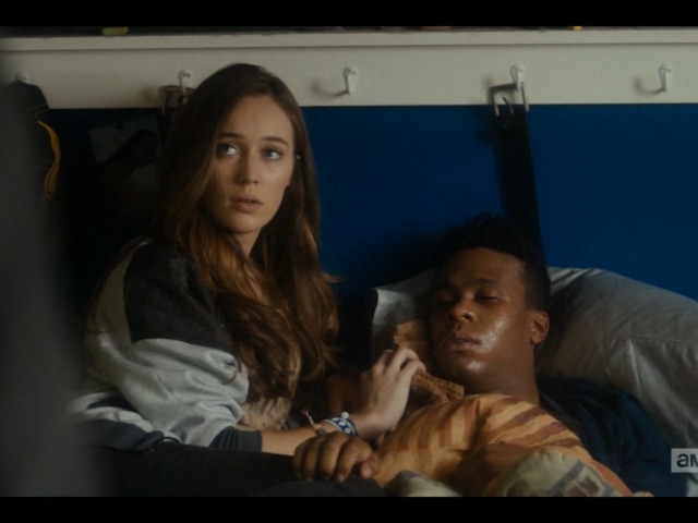 Fear The Walking Dead 1x02 - So Cloese, Yet So Far