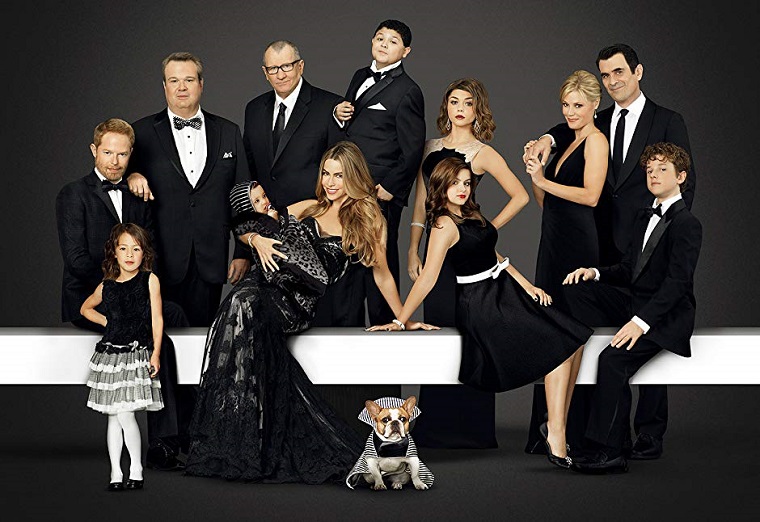 modernfamilys5_6647600-modernfamily_v364134662_ri_sx940.jpg