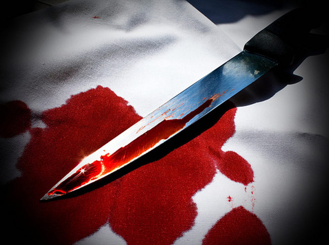 bloody-knife-story_650_050114105106.jpg