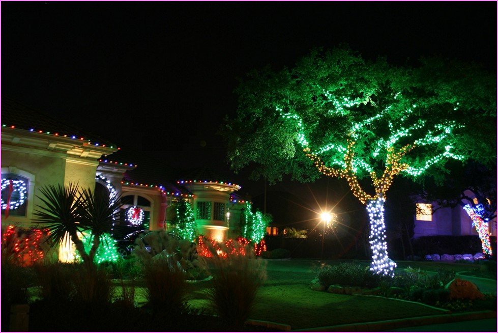 christmas-front-yard-decoration-ideas.jpg