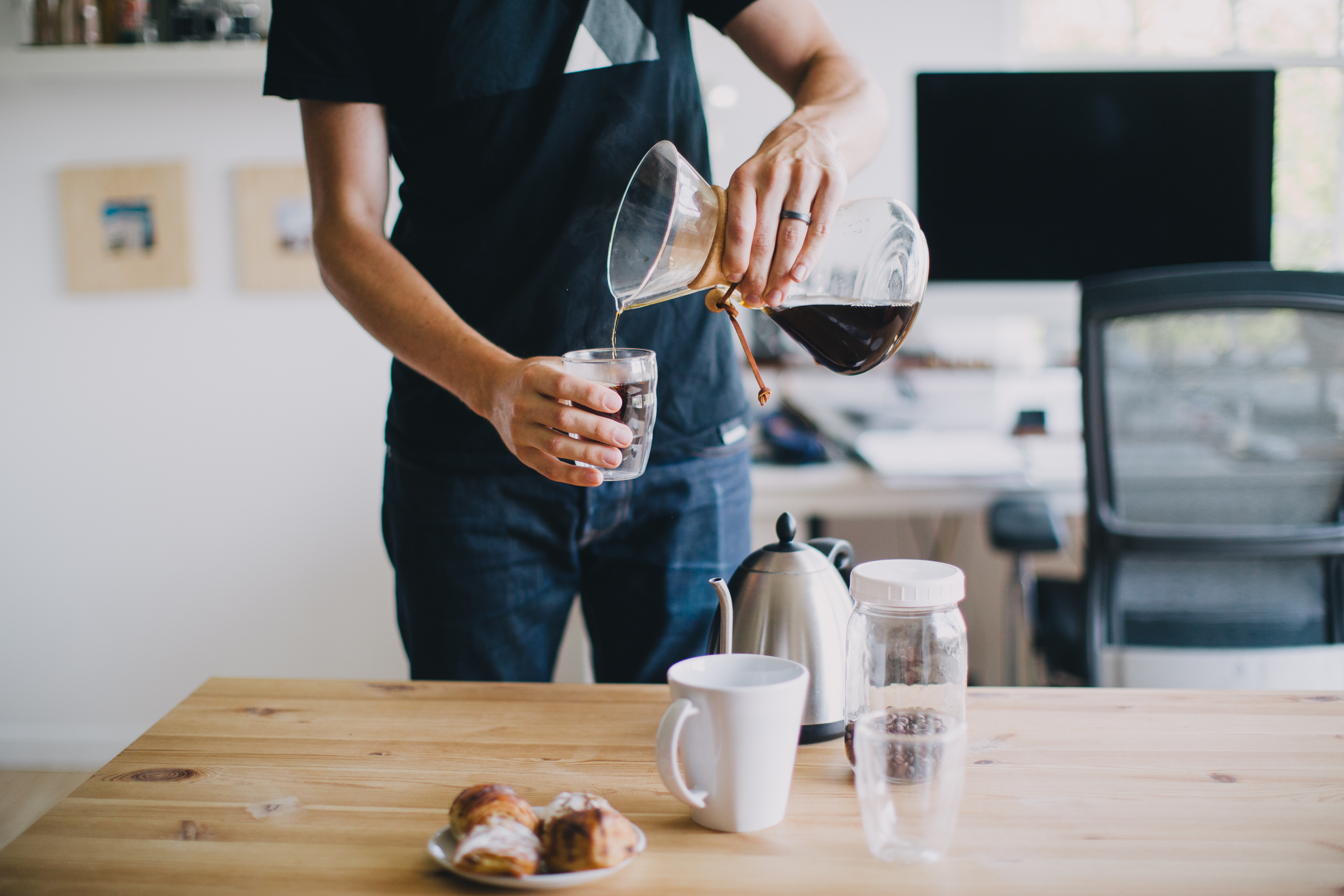 chemex_drinking.jpg