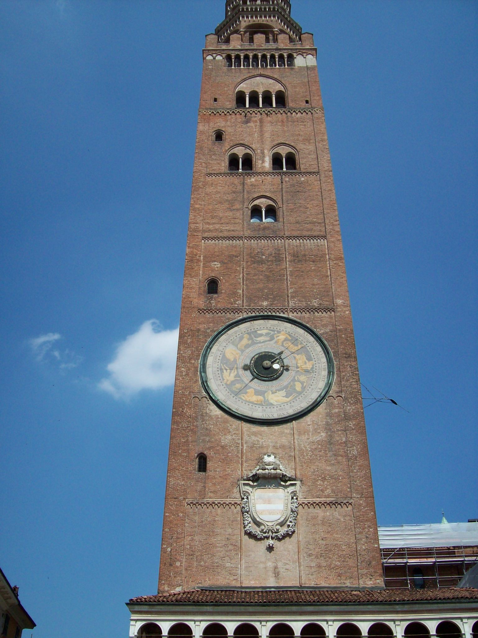 cremona-dom.jpg