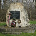Az 1998-ban állíttatott  emlékmű a Kápolnai csatában elesett honvédeknek állít emléket