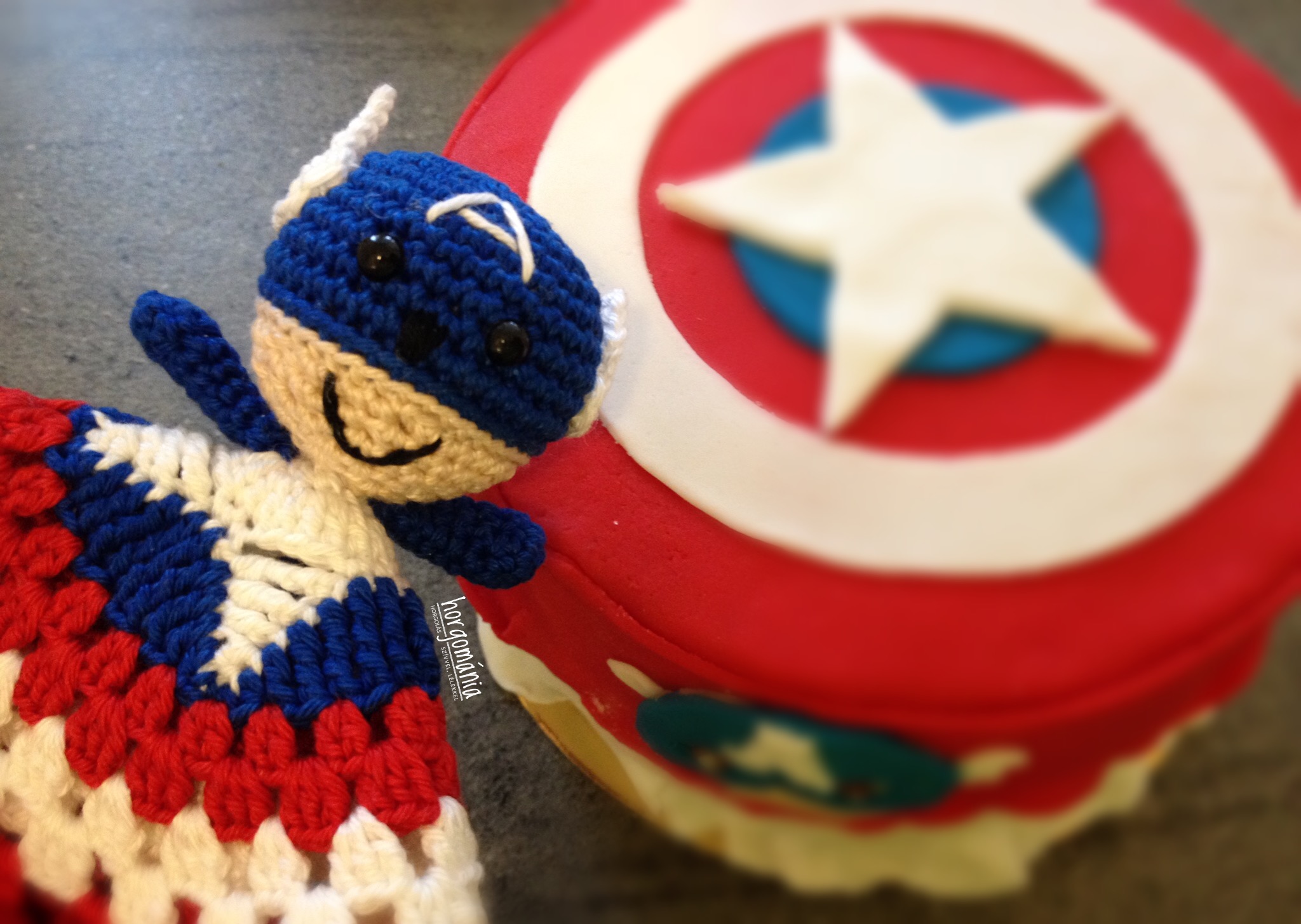 crochet_captain_america_and_cake.jpeg