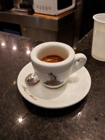 un-caffe-al-banco.jpg