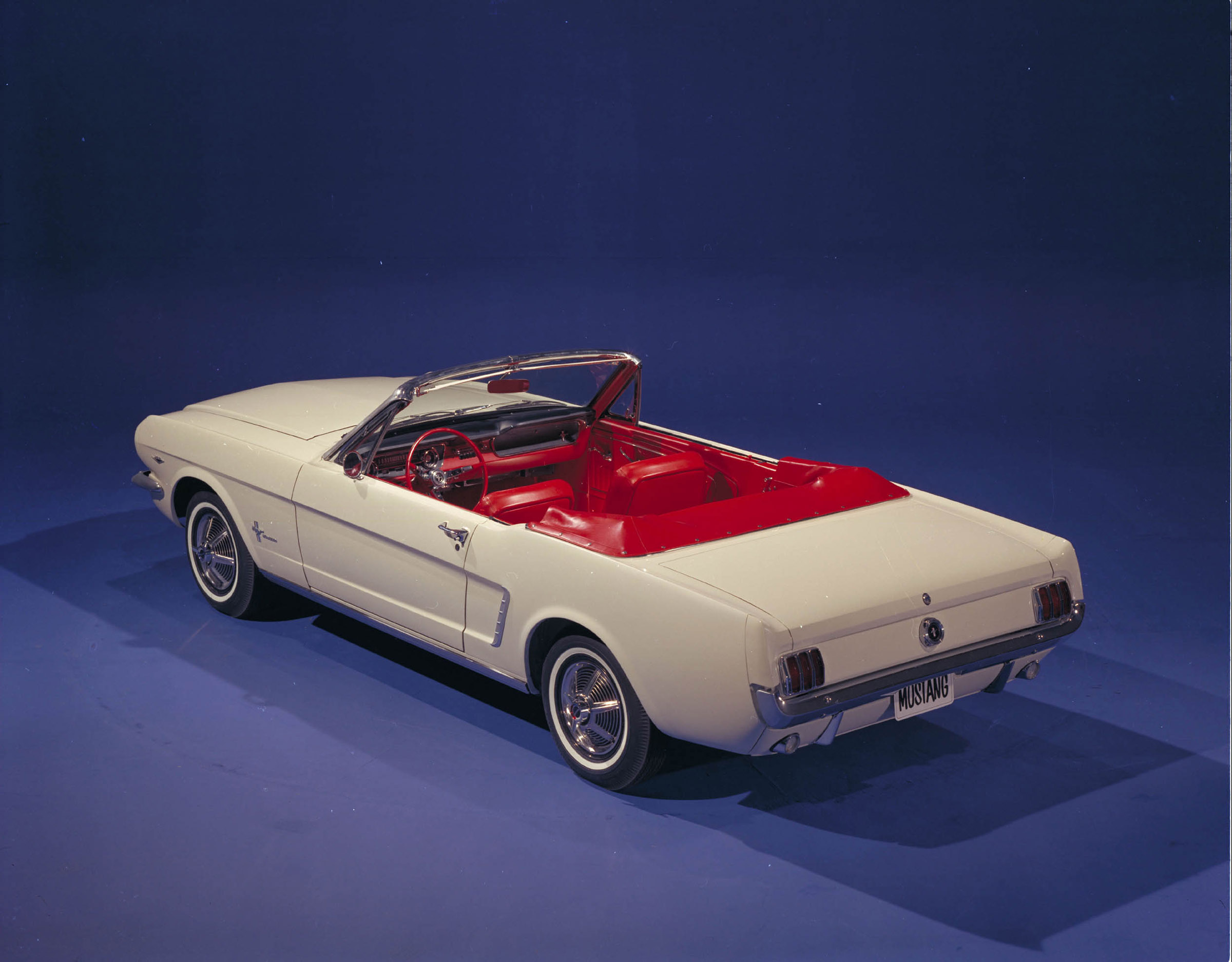 1964-1_2-ford-mustang-convertible-04.jpg