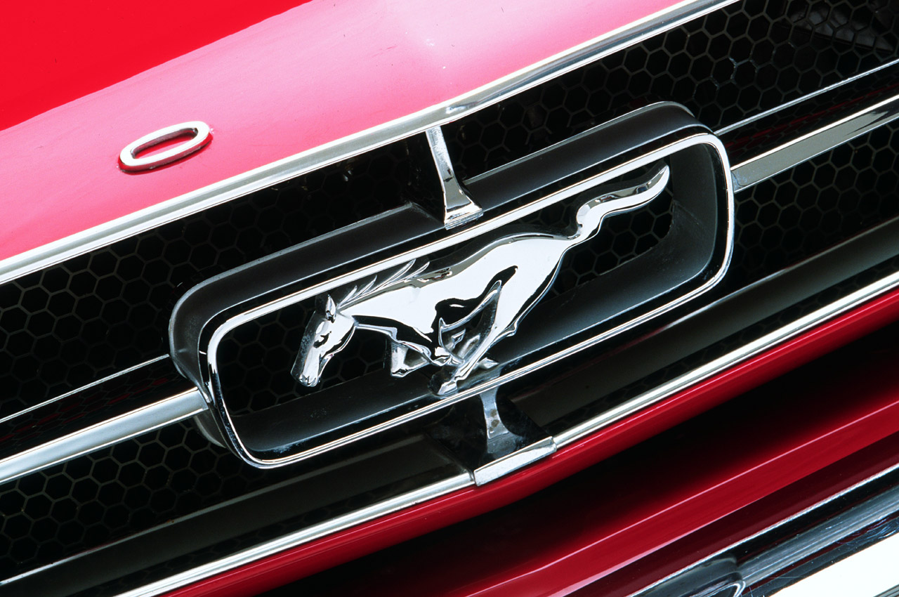 10-mustang-pony-badge.jpg