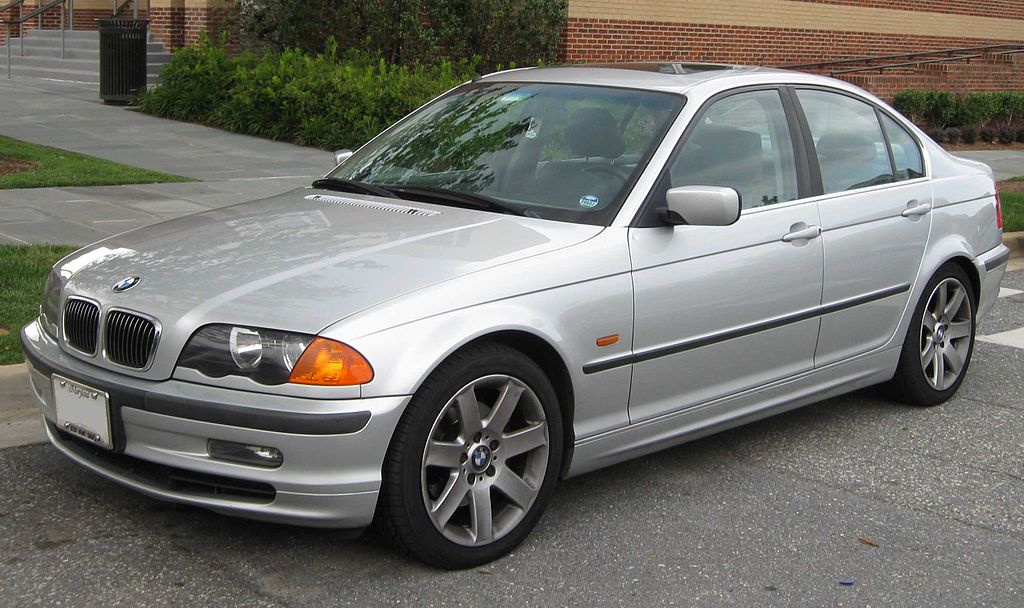 1024px-1998-2001_BMW_328i_sedan.jpg