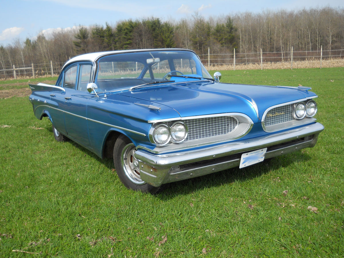 1959-Pontiac-Laurentian-001.jpg