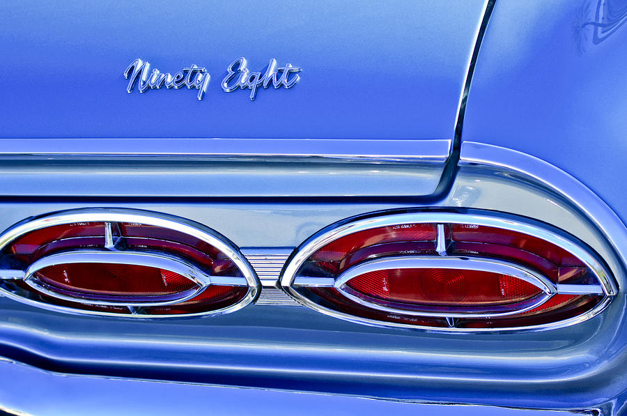 1962-oldsmobile-98-taillights-jill-reger.jpg