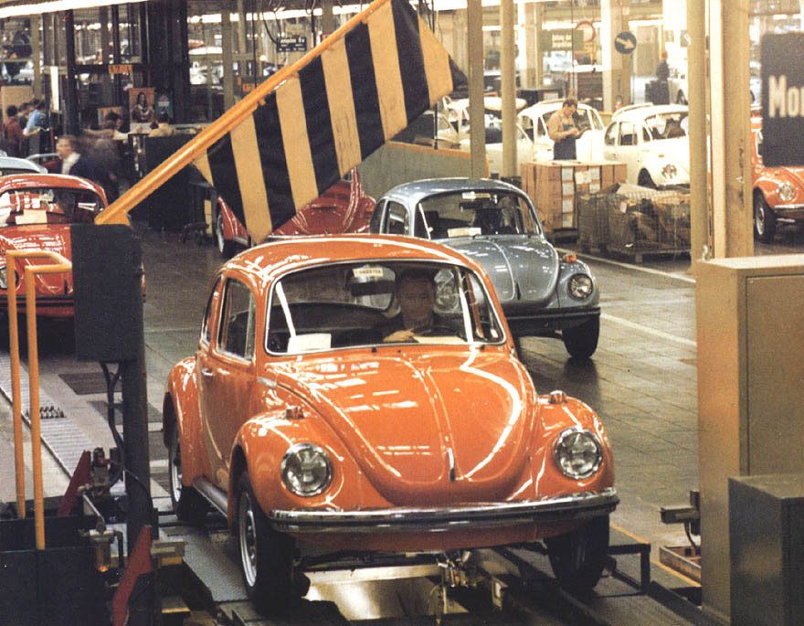 1973-VW-Beetle-Assembly-Line-End.jpg