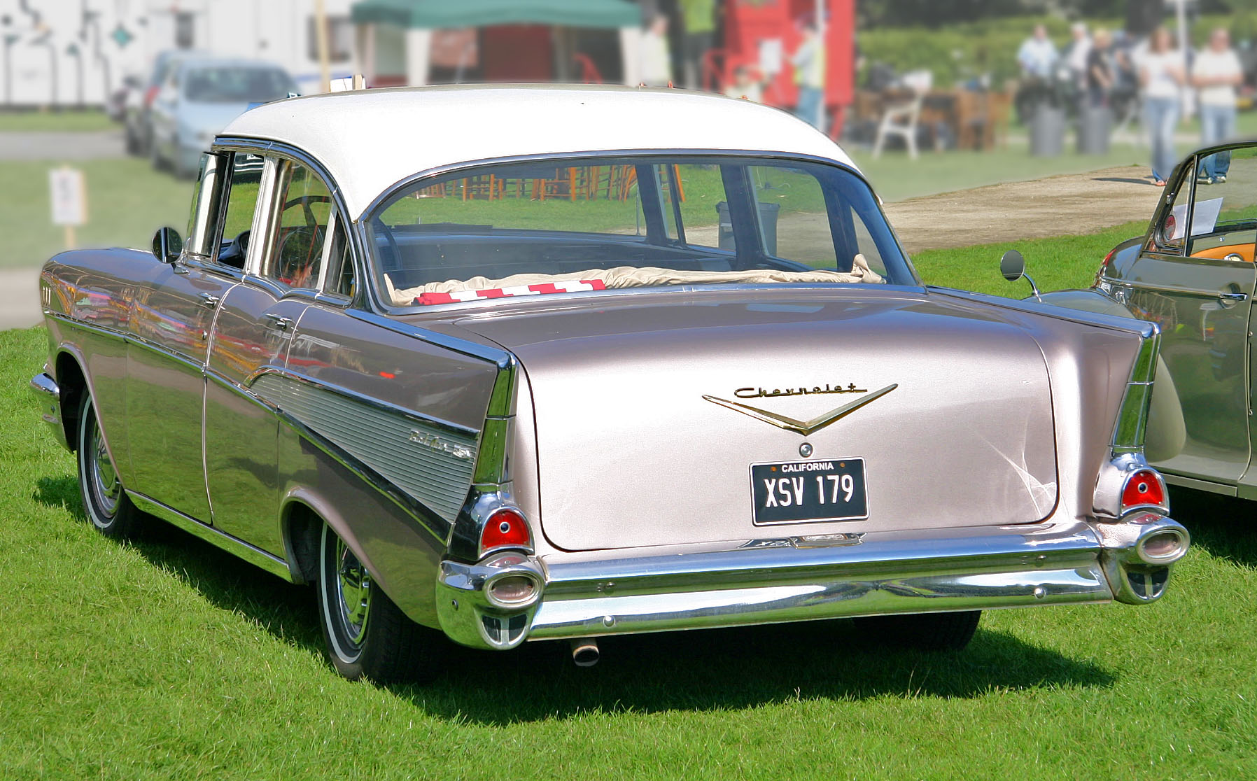 Chevrolet_Bel_Air_1957_4door_Sedan_rear.jpg