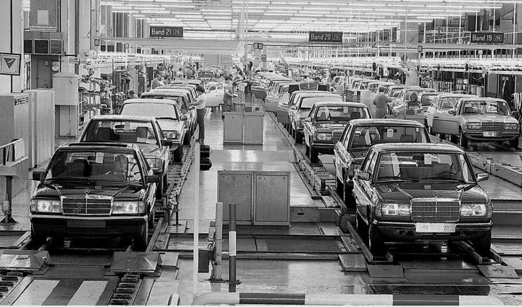 a-Mercedes-1984-Mercedes-assembly-line.jpg