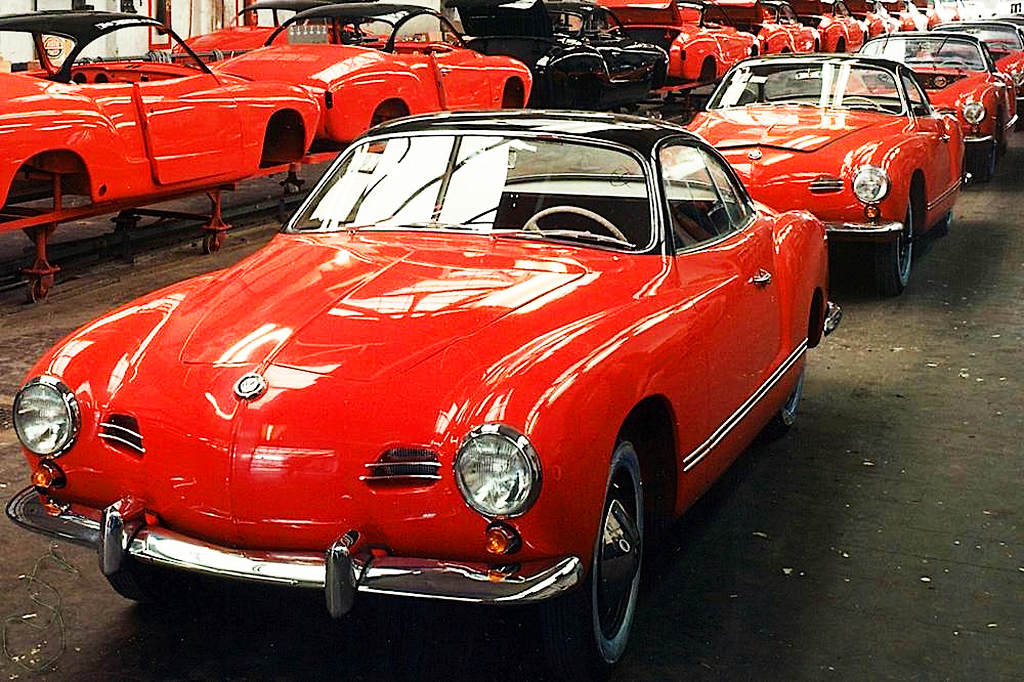 a-Volkswagen-195X-Volkswagen-Karmann-Ghia-assembly-line.jpg