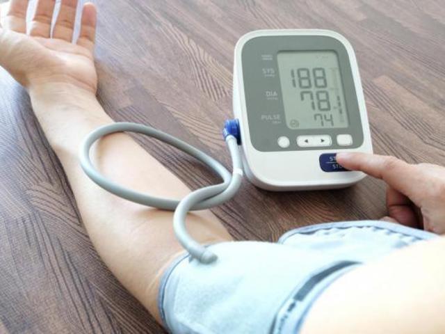 normatív dokumentum a magas vérnyomásról pulmonalis hipertónia a légzőrendszer betegségei esetén