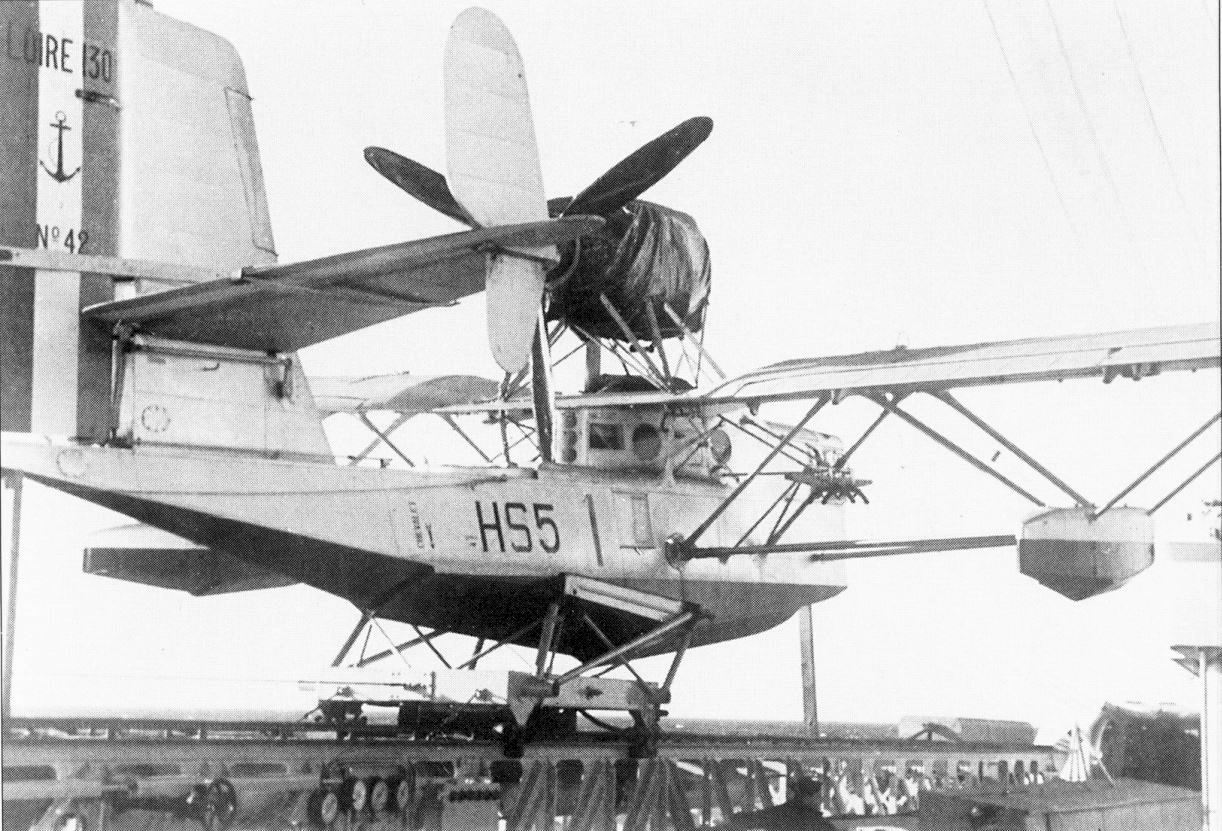 Loire 130-as repülőgép az Algerie katapultján.