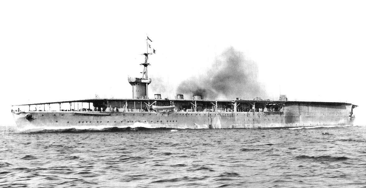 A Hosho, a japánok első anyahajója.