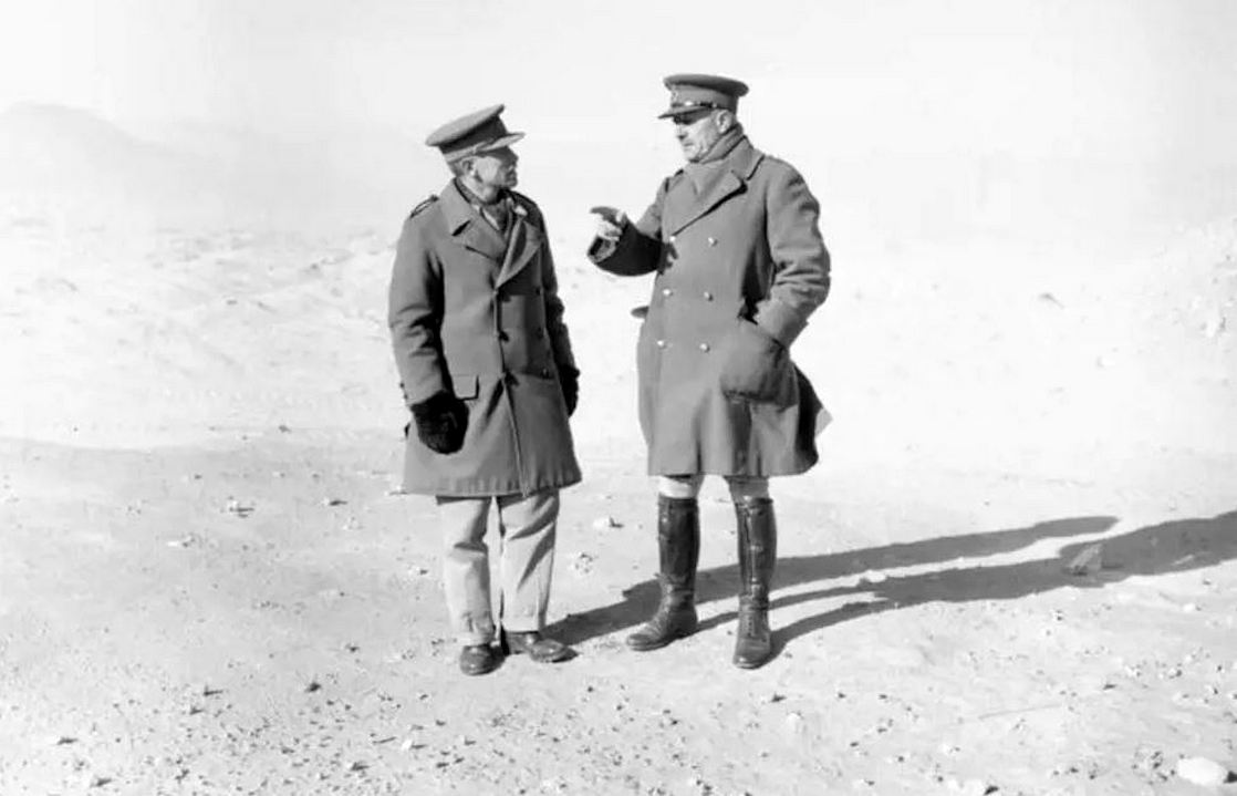 A közel-keleti angol erők parancsnokai, Richard O’Connor és Archibald Wavell.