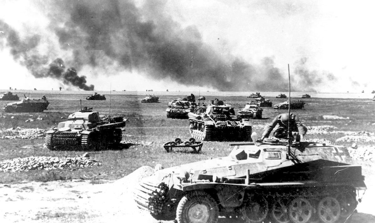 Német harckocsik a Barbarossa hadművelet első napjaiban.