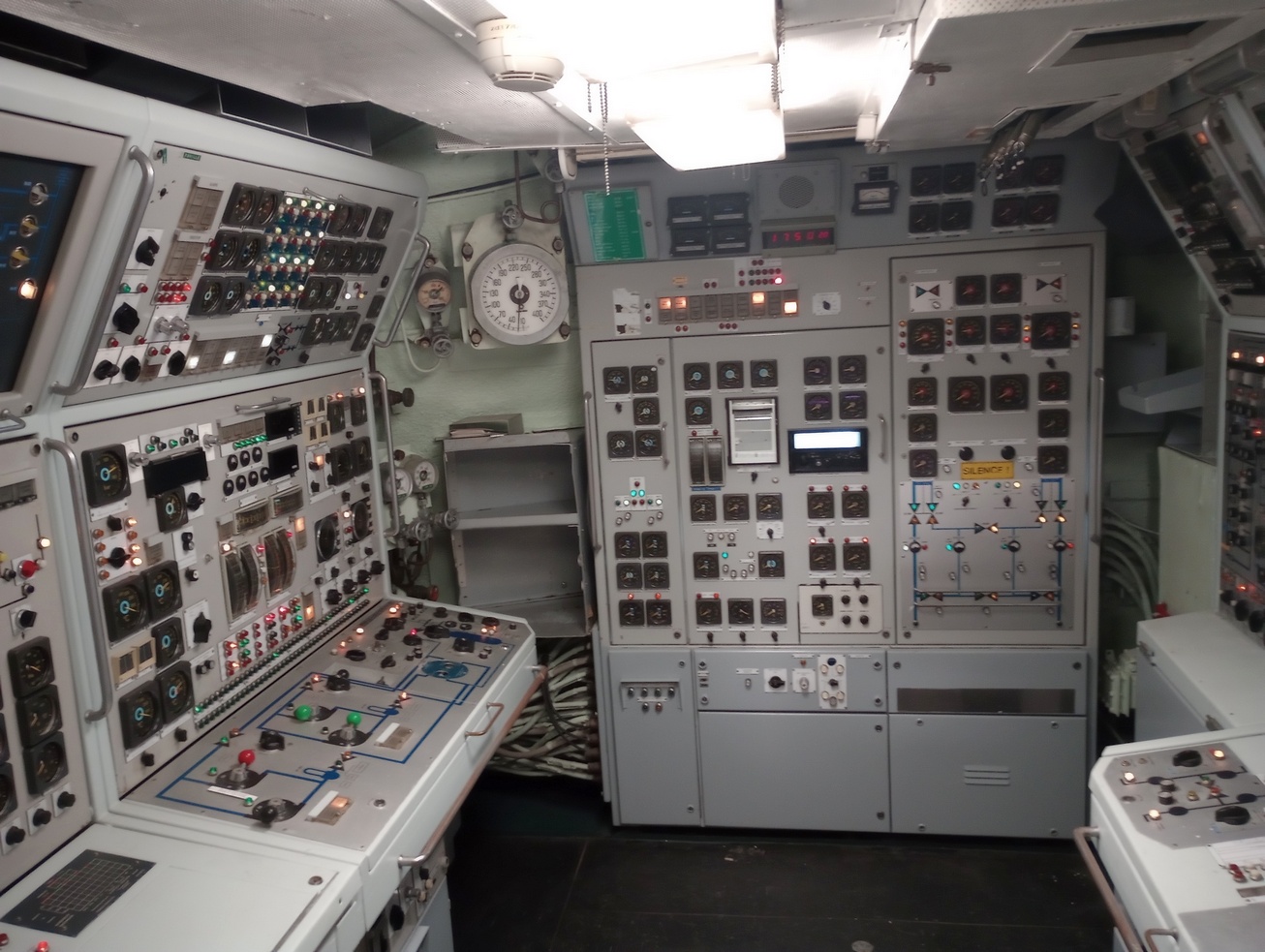 A gépházak központi irányítóhelyisége.