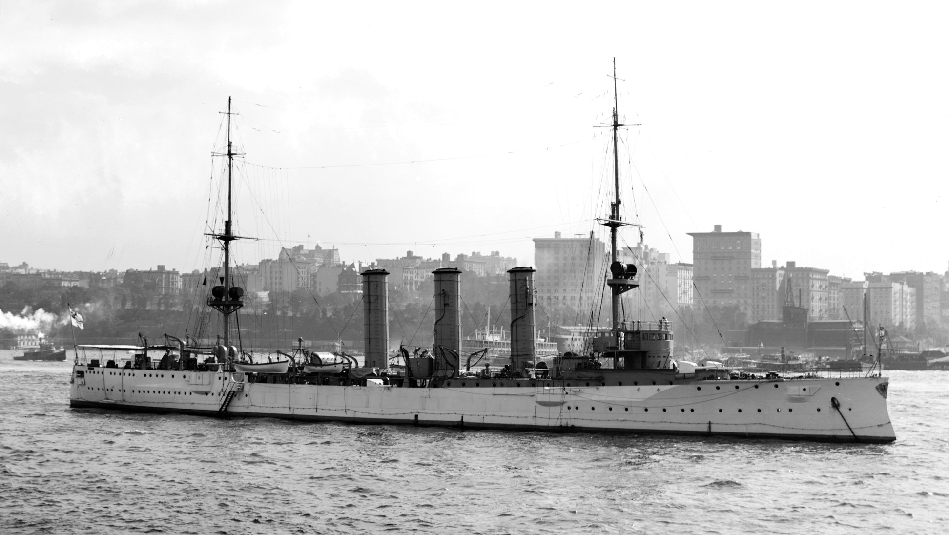 A Dresden New York előtt, 1909-ben.