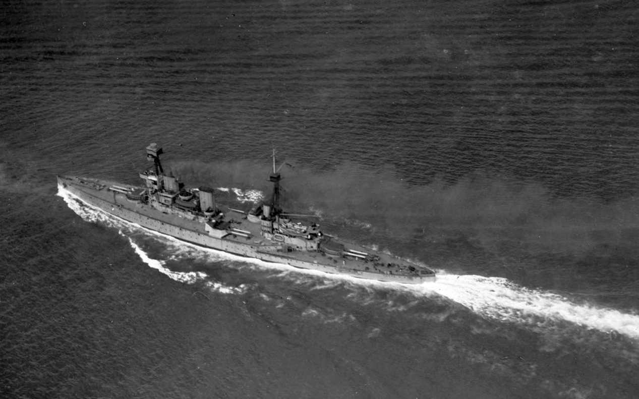 Az Inflexible csatacirkáló.