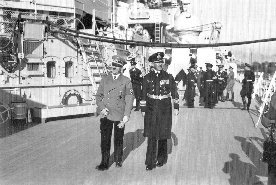 Hitler és Raeder a Scharnhorst fedélzetén, 1939 tavaszán.