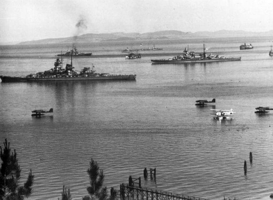 A két német csatacirkáló, és a Hipper Trondheimben, június 11-én.