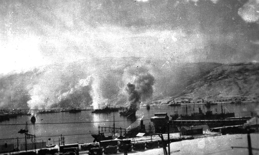 A narviki kikötő az angol támadás után.
