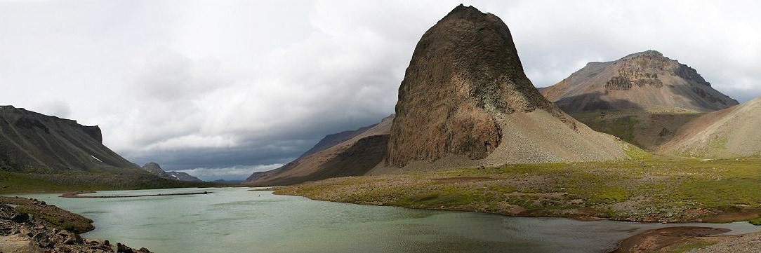 A kies, ám igen barátságtalan éghajlatú Kerguelen-szigetek.