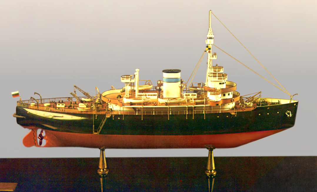 Egy Mengyelejev által 1902-ben tervezett jégtörő modellje. A hajó nem épült meg.