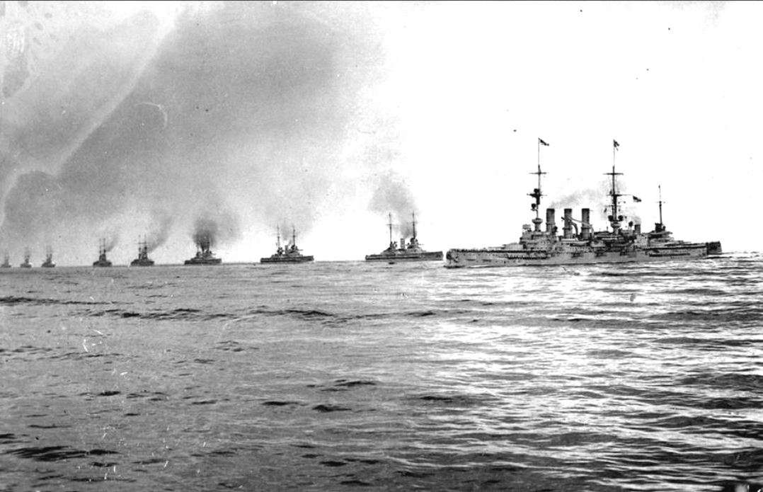 A német flotta csatahajói egy háború előtti hadgyakorlaton.