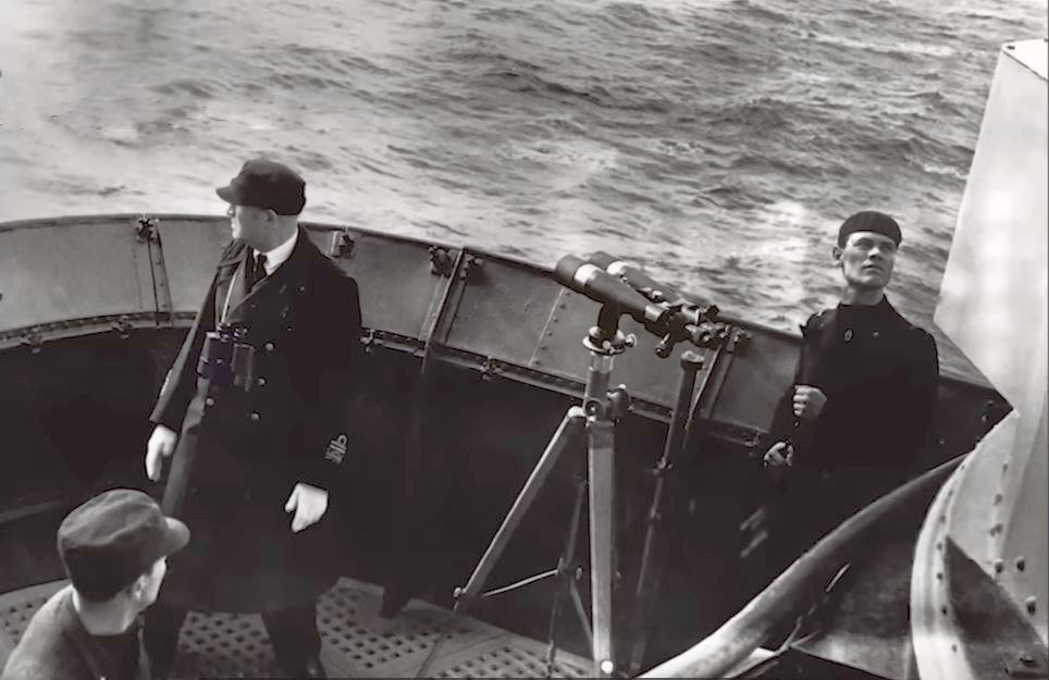 Iachino a Spartivento-foki csatában, zászlóshajója, a Pola nehézcirkáló parancsnoki hídján.