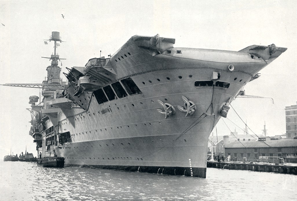 Az Ark Royal.