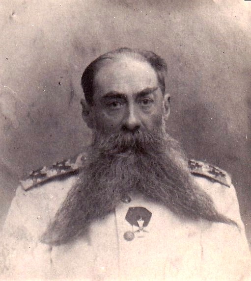 Az orosz haditengerészet szakállgyűjteményének egyik impozáns példánya, Szergej Petrovics Piszarevszkij tengernagy arcán.