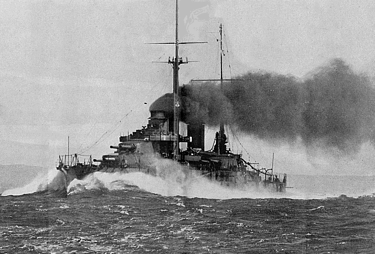 A francia Paris csatahajó a próbajáratain, 1914 augusztusában.