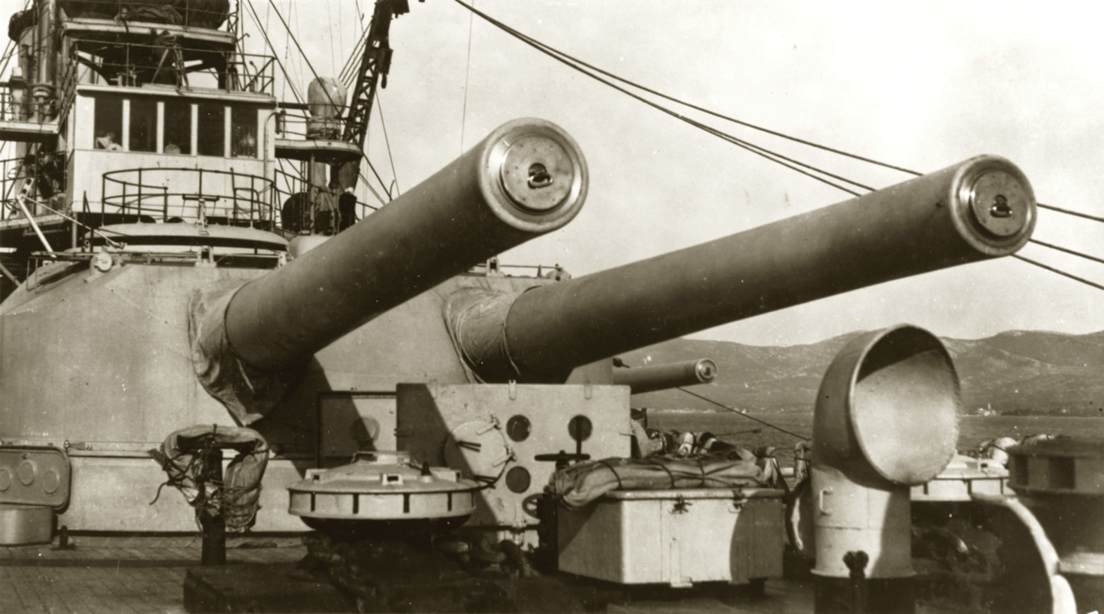 A Radetzky 305 mm-es lövegtornya.