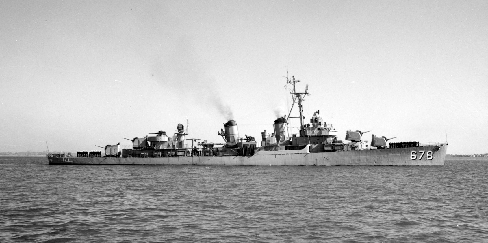 Jesse Coward zászlóshajója, a McGowan, a képen már a háború után.